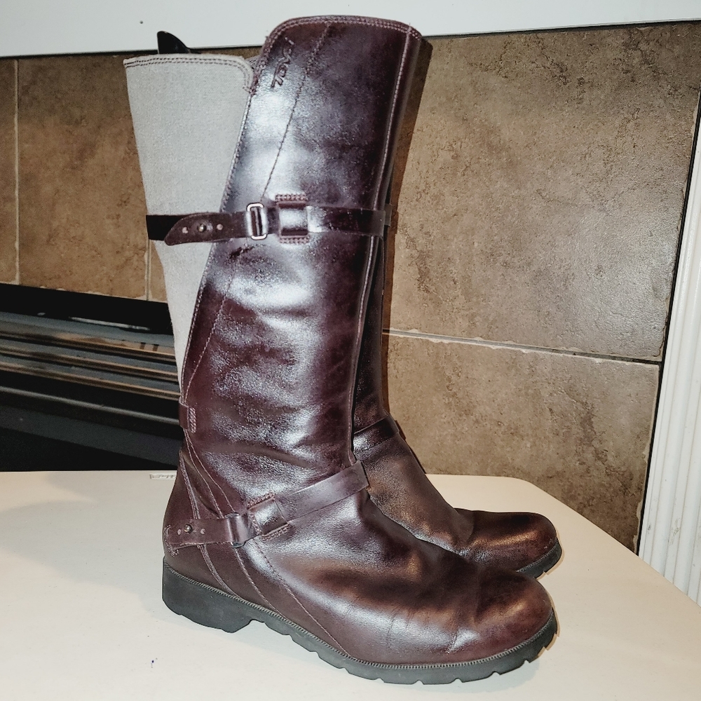 Teva Women's Winter Boots - Brown and Gray